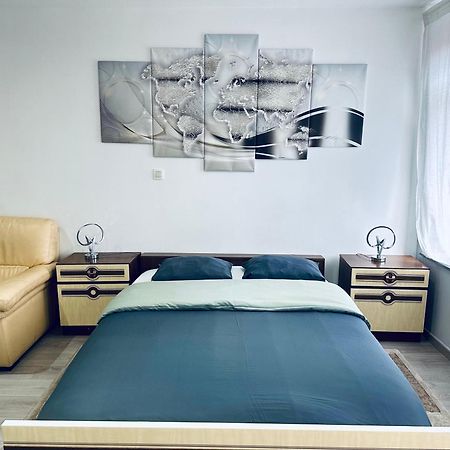 Chambre Et Sdd Privees Dans Une Maison Partagee Avec Des Residents مونس المظهر الخارجي الصورة