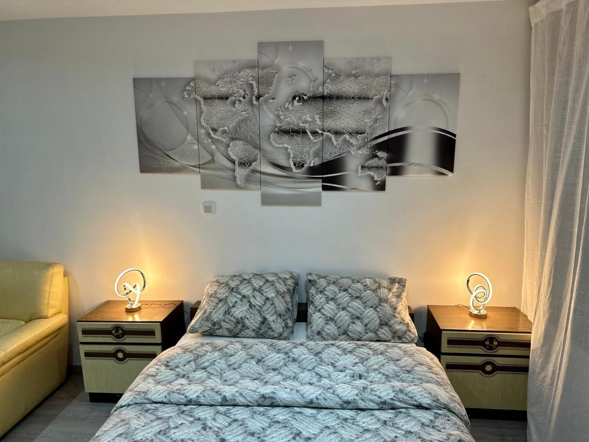 Chambre Et Sdd Privees Dans Une Maison Partagee Avec Des Residents مونس المظهر الخارجي الصورة