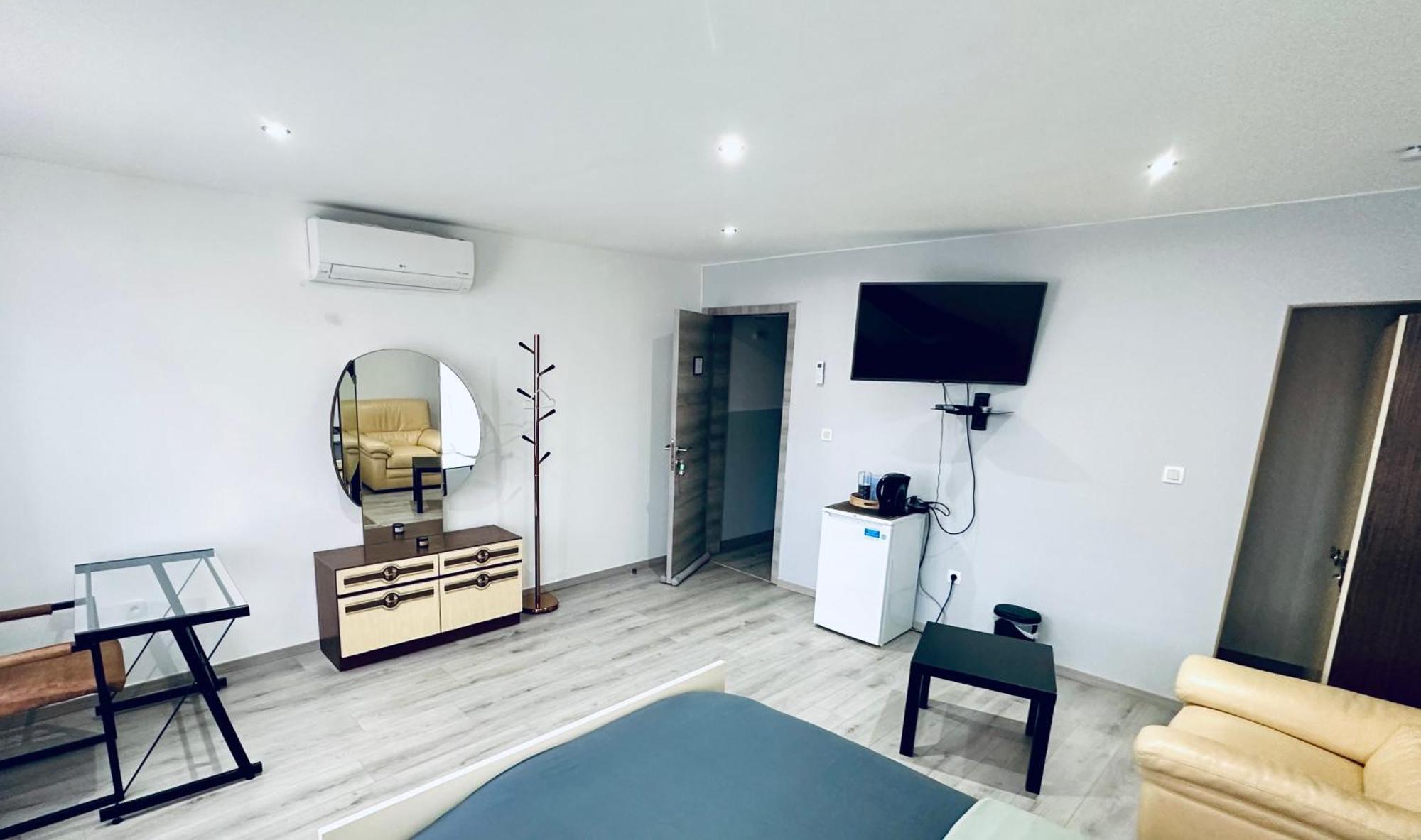 Chambre Et Sdd Privees Dans Une Maison Partagee Avec Des Residents مونس المظهر الخارجي الصورة